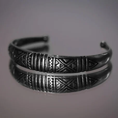 Solid Silver‑Plated Viking Bracelet – NO‑02 Solid silver‑plated brass Viking bracelet, Norse jewellery replica.