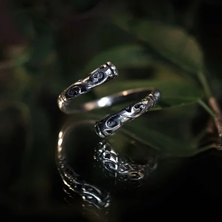 Völvaring Silver‑Plated Bracelet – NO‑01 Silver‑plated Viking völvaring bracelet inspired by Norse arm rings.